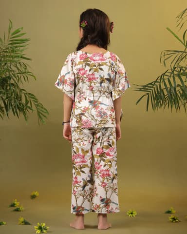 Kids Pure Cotton Multi Colour Printed Night suits